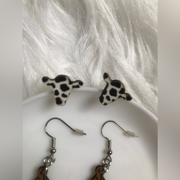 Drop cactus and cow stud earrings - Picture 3 of 5